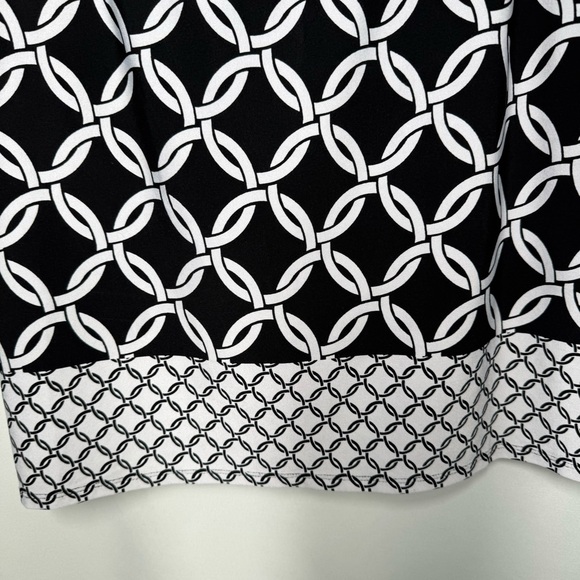 ❤️3/$30 Susan Graver Black White Geometric Chain Link Print Skort - Size M - Picture 2 of 8